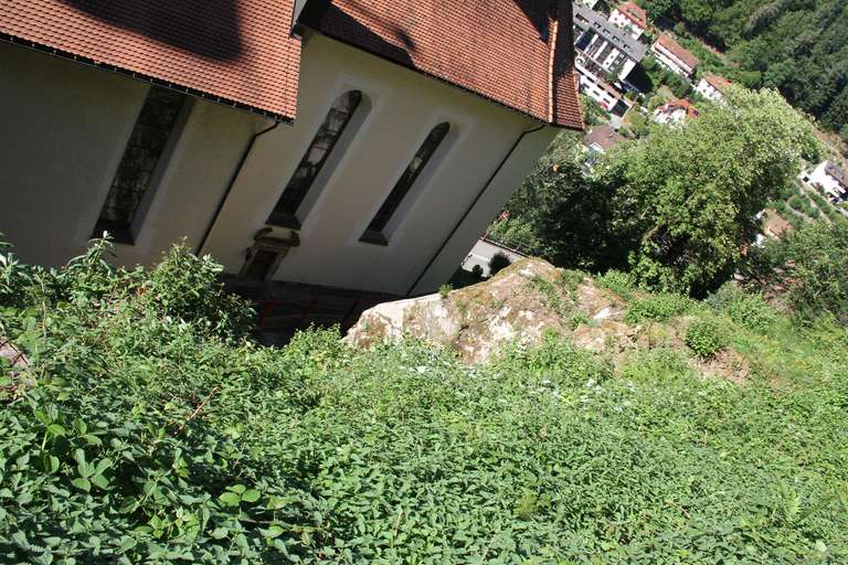 Felsbrocken bedroht Wallfahrtskirche „Maria in der Tanne“